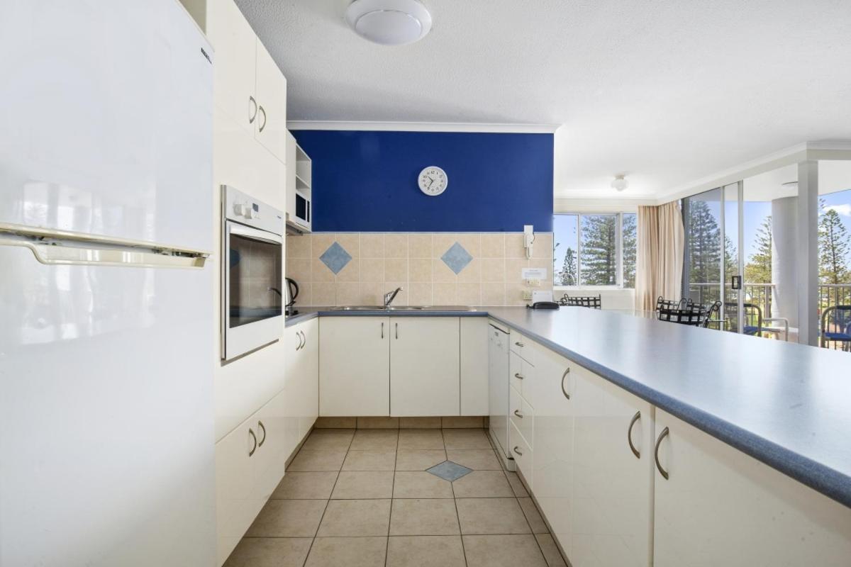 2 Bedroom Beachfront At Sandpiper Apartment Gold Coast